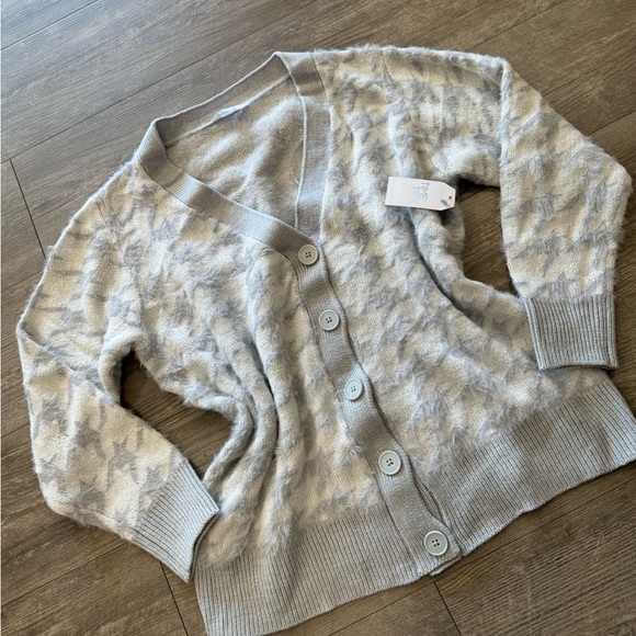 LAST PRICE🍒🤍 TIME & TRU long sleeve sweater cardigan 🌷 - Picture 9 of 12